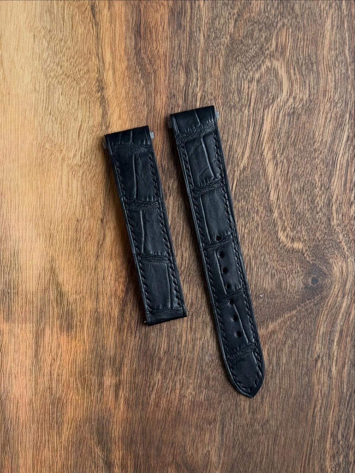 Cartier Santos Lederarmband WSSA (Medium & Large) – großgenarbtes Alligatorleder, kompatibel mit Schnellwechselsystem