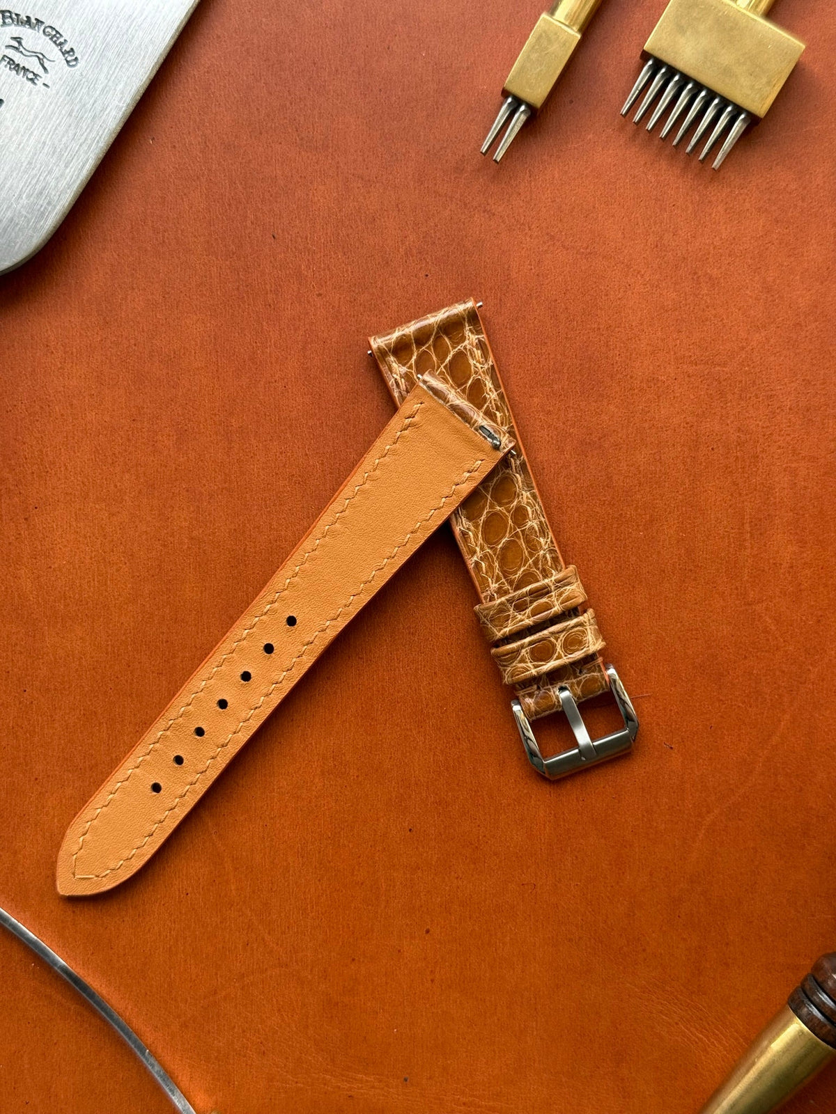 Shiny alligator leather strap – handmade by Atelier Taha