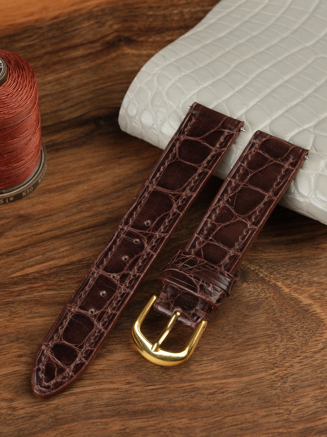 Shiny alligator leather strap – handmade by Atelier Taha